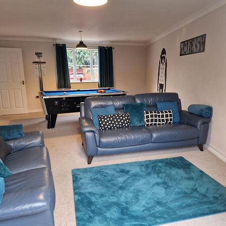 Hereford - Finch House - Modern 4 Bedroom House Located In South Hereford, Dog Friendly With Nearby Countryside, Pool Table, Sleeps Up To 10 Guests - Hosted By Rentmyhouse Exterior photo