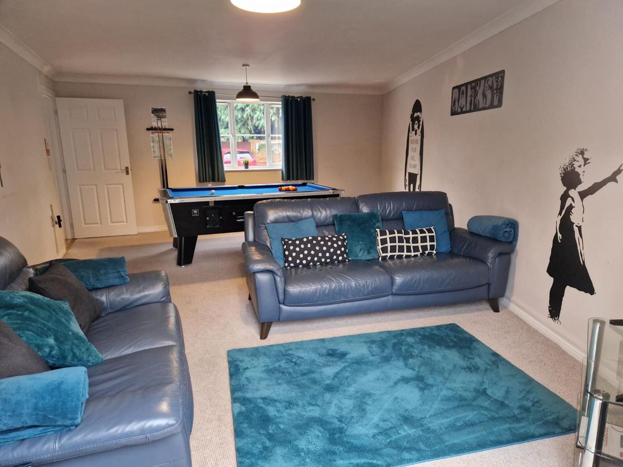 Hereford - Finch House - Modern 4 Bedroom House Located In South Hereford, Dog Friendly With Nearby Countryside, Pool Table, Sleeps Up To 10 Guests - Hosted By Rentmyhouse Exterior photo
